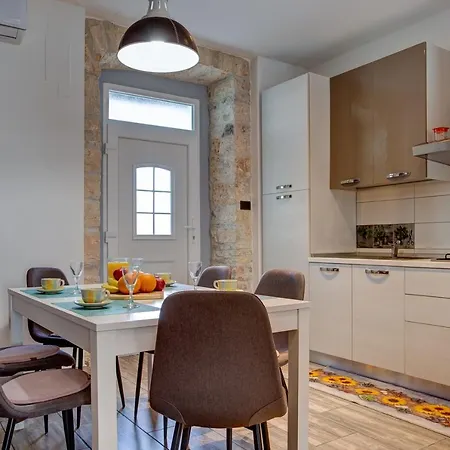 Laura With Terrace Apartament Vodnjan