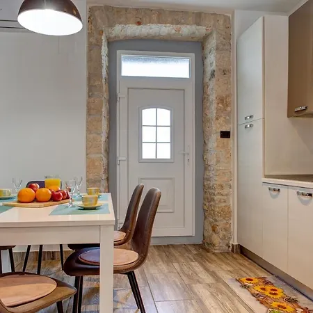 Laura With Terrace *