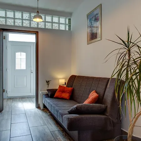 Laura With Terrace Vodnjan